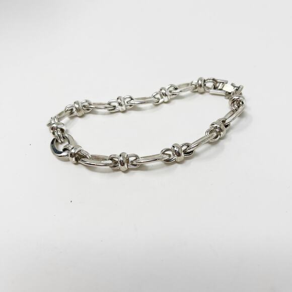 Silver Tone Chainlink Bracelet Latch Closure Costume Statement Stackable - Picture 4 of 8